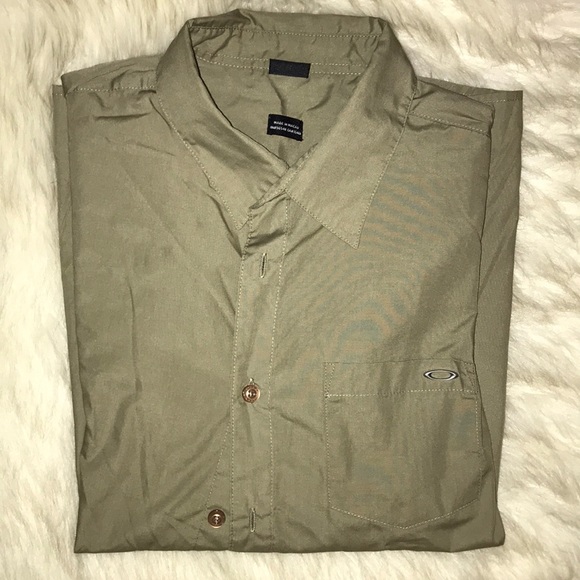 oakley Other - Oakley tan button up